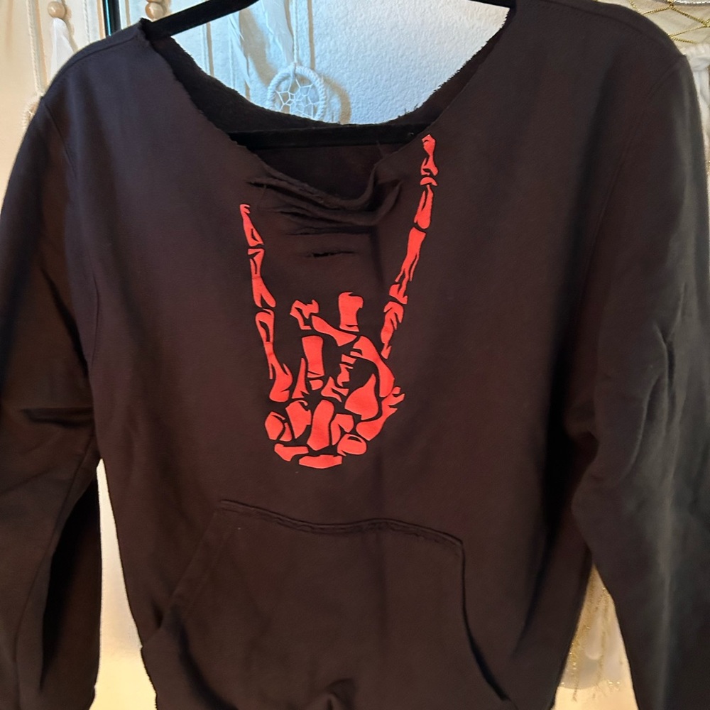 The Drive sweater, Black with Red Graphic size S